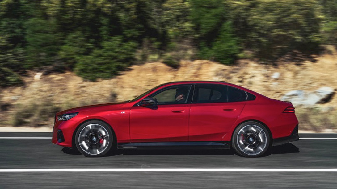 The definitive guide to the new BMW i5 Electric Saloon ecar Lease